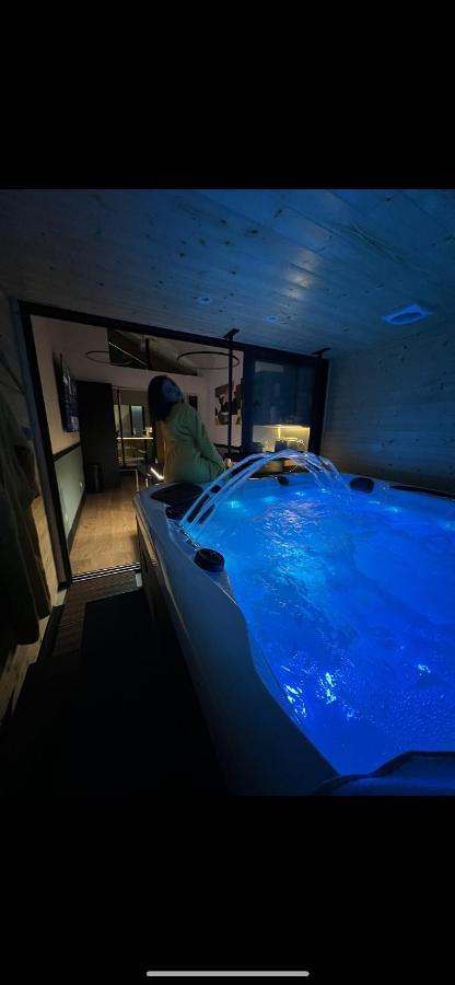 Les Suites De Stanislas Jacuzzi & Spa Nancy Luaran gambar