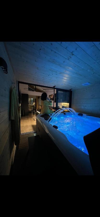 Les Suites De Stanislas Jacuzzi & Spa Nancy Luaran gambar