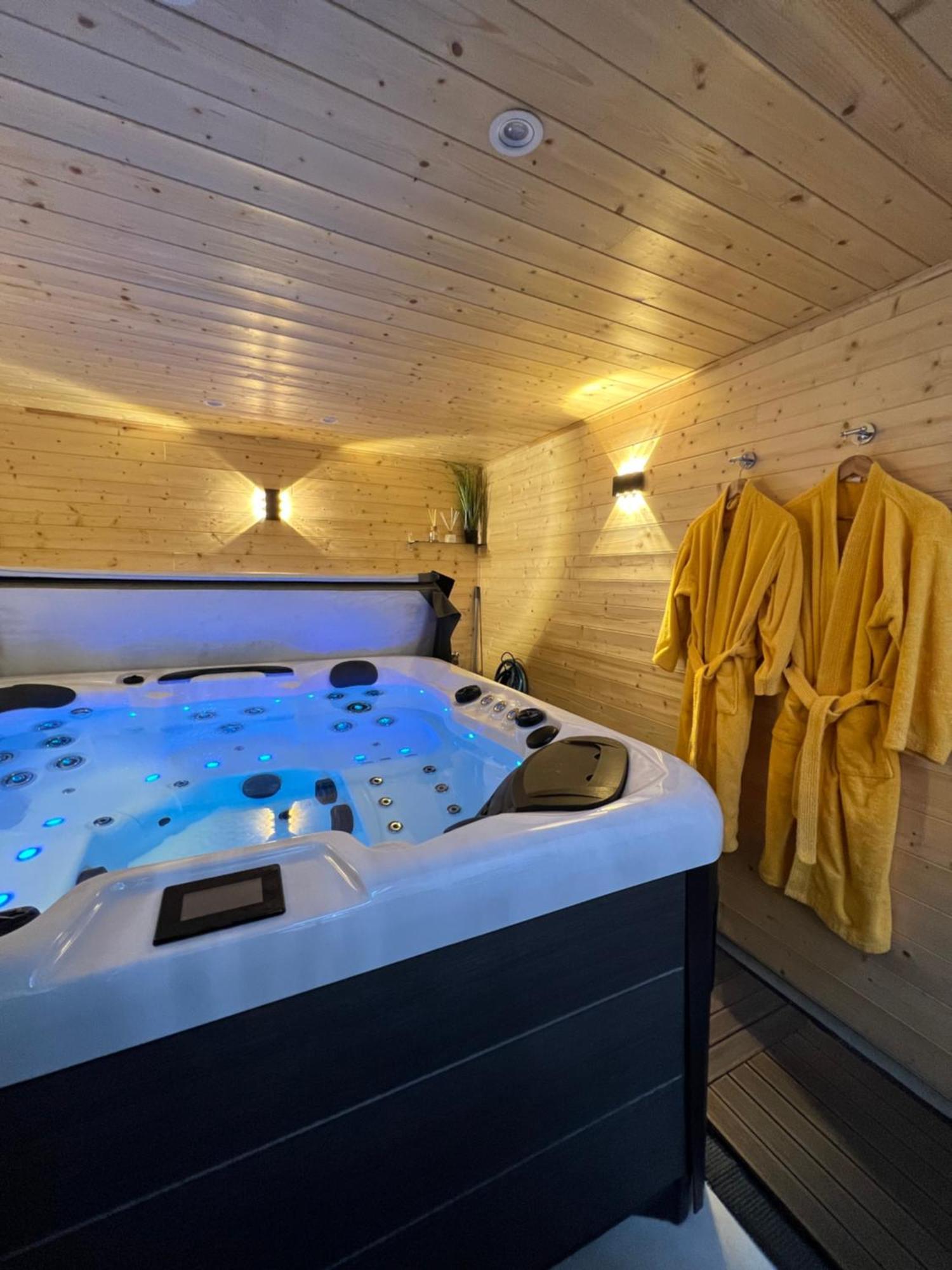 Les Suites De Stanislas Jacuzzi & Spa Nancy Luaran gambar